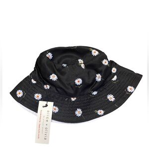 Alice + Olivia Daisy Reversible Bucket Hat